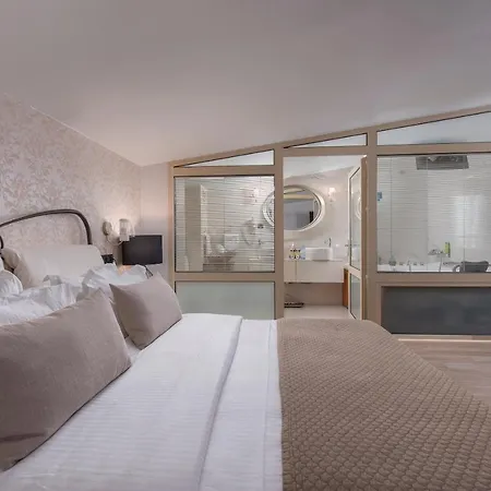 Hotel Habitat 3*