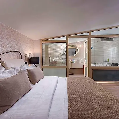 Hotel Habitat 3*