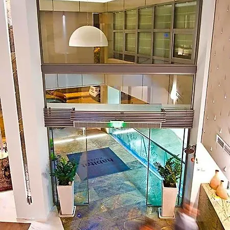 Habitat Hotel 3*