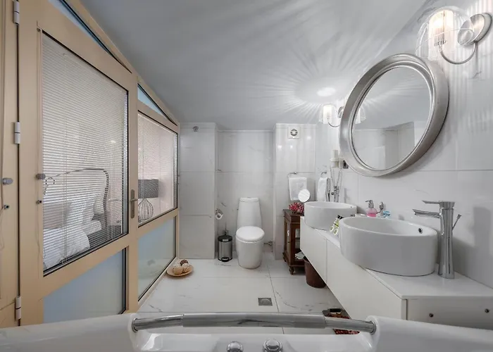 Habitat Hotel